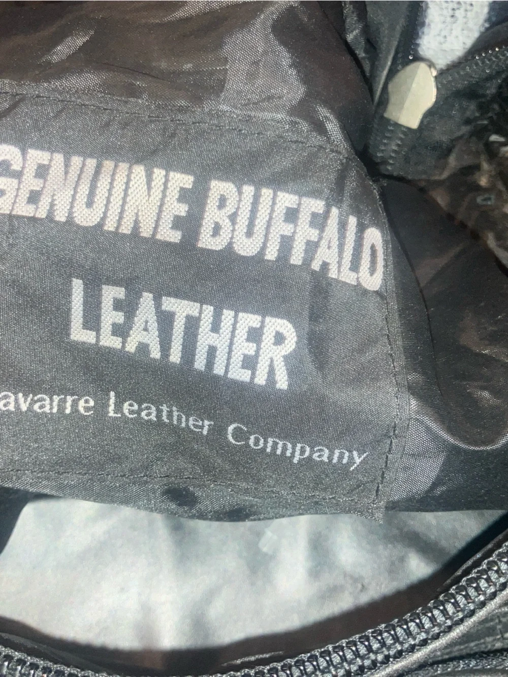 Genuine Buffalo Leather , gym / shoulder bag. Excellent craftsmanship 100% gen .